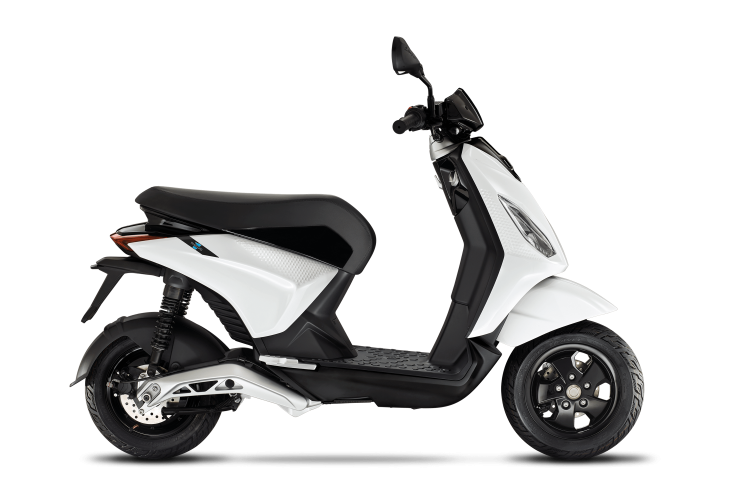Piaggio , Forever White, €1399900.0