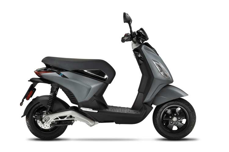 Piaggio , Forever Grey, €1399900.0